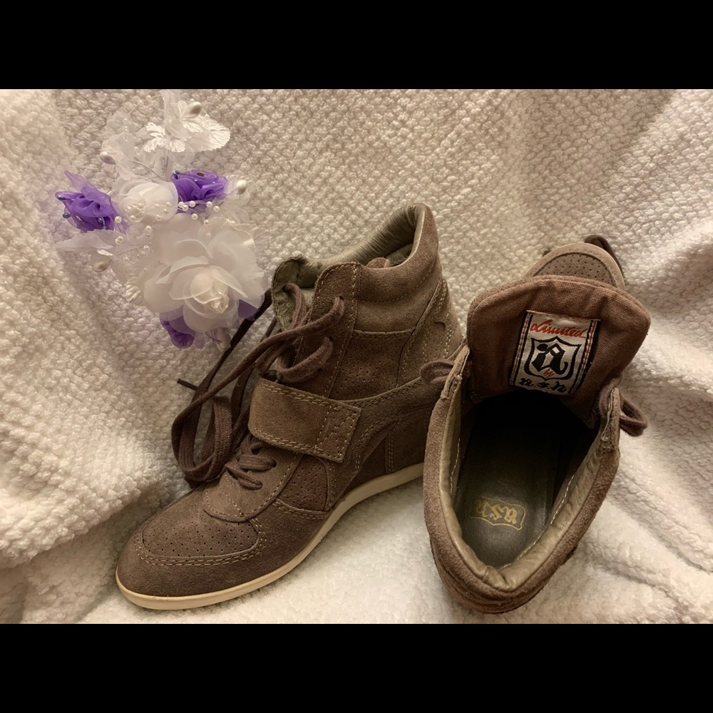 Ash shoes brown